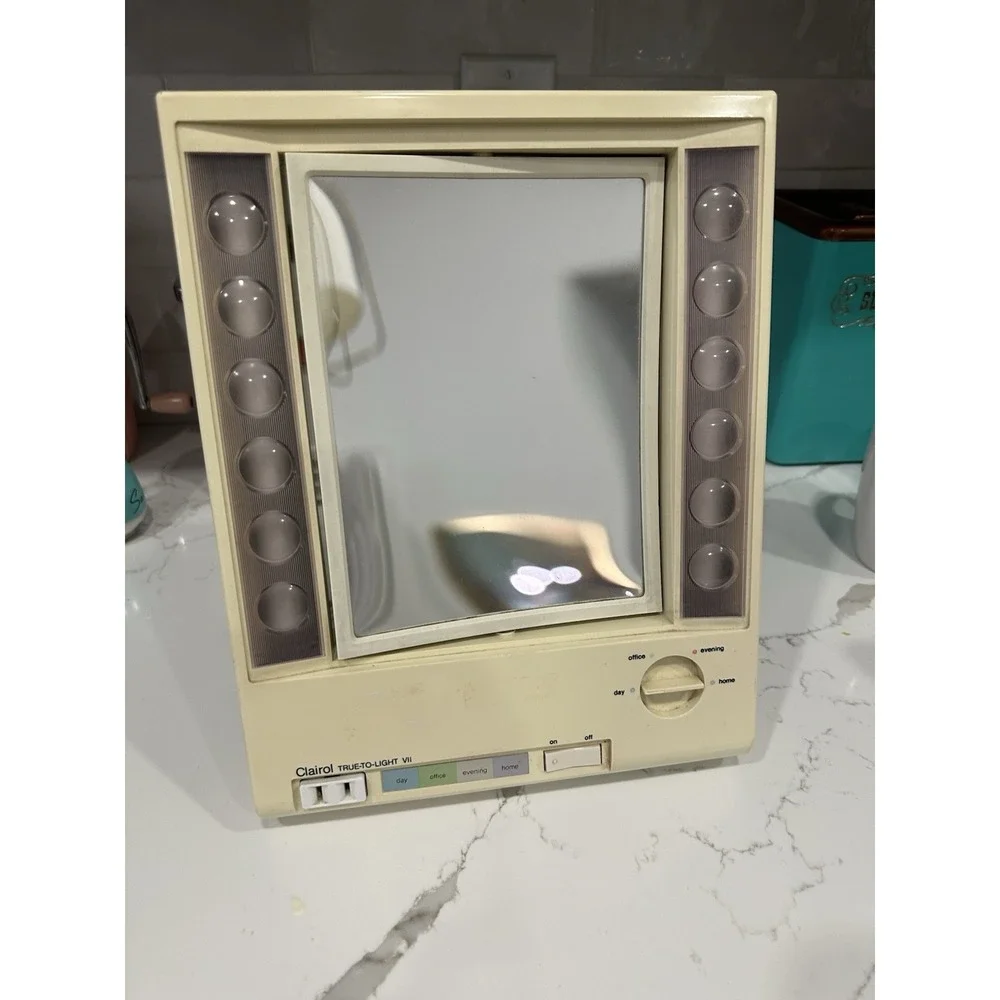 Vintage Clairol True to Light VII Makeup Mirror Lights 10x Magnification Works